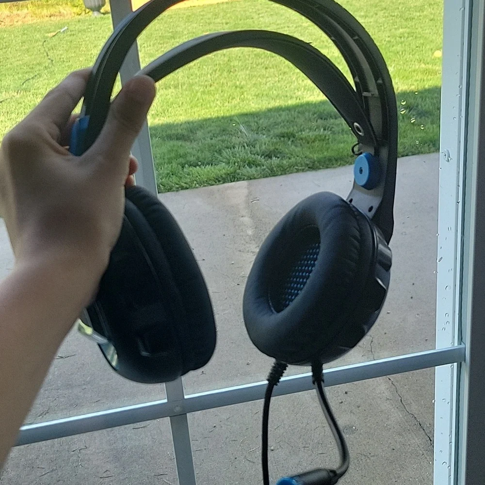 Gaming headphones